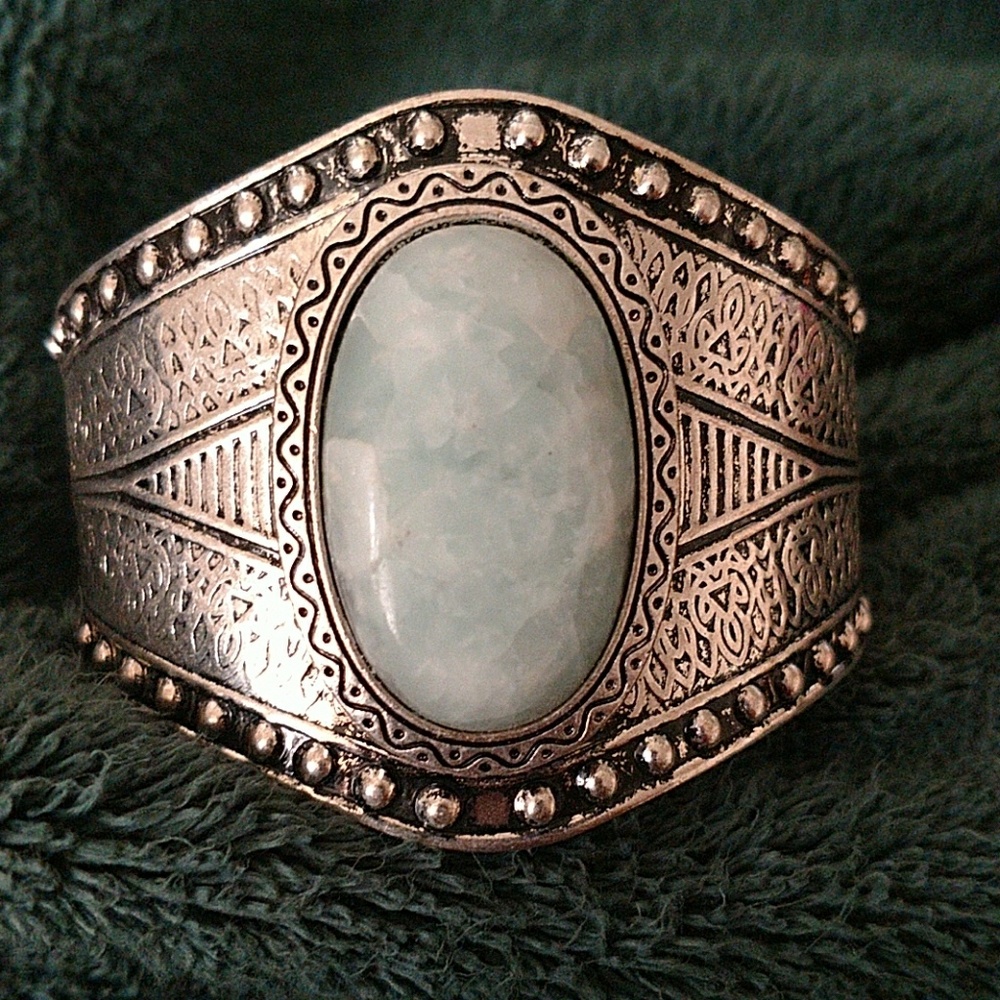 Statement cuff